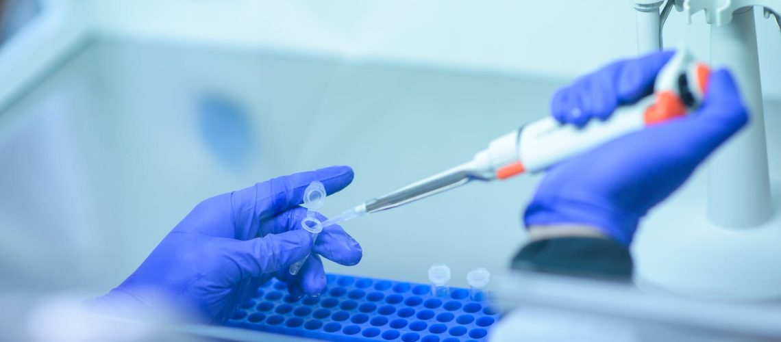 Cancer du sein : à quoi servent les tests génomiques ?